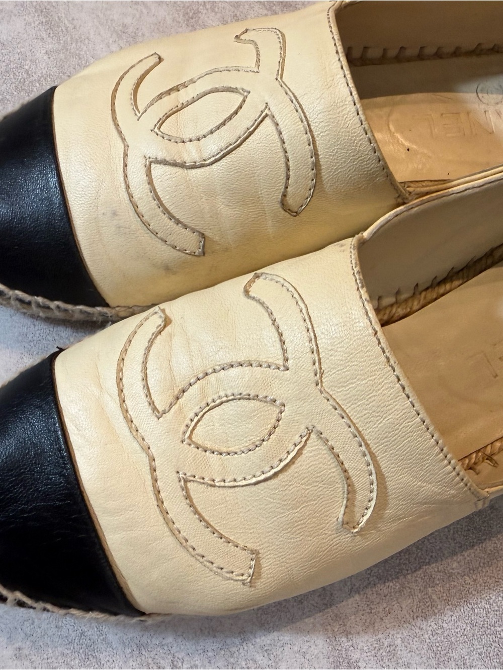 CHANEL Two-Tone Leather Espadrilles in Cream and Black Size 40 / 9us runs small